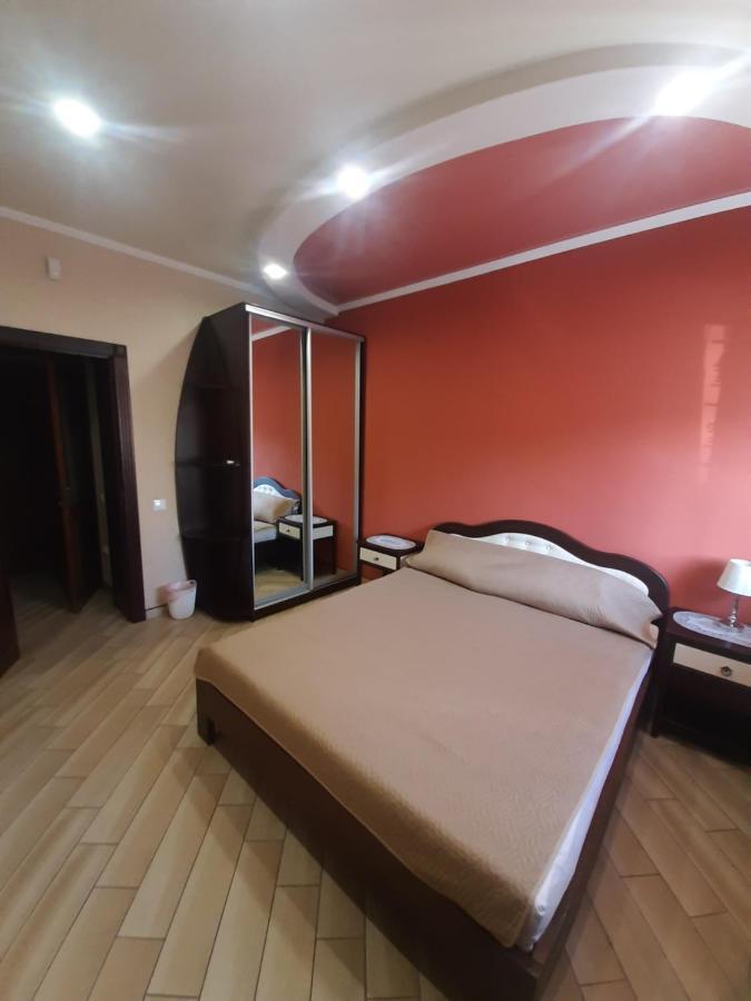Mini-Hotel Умань Экстерьер фото