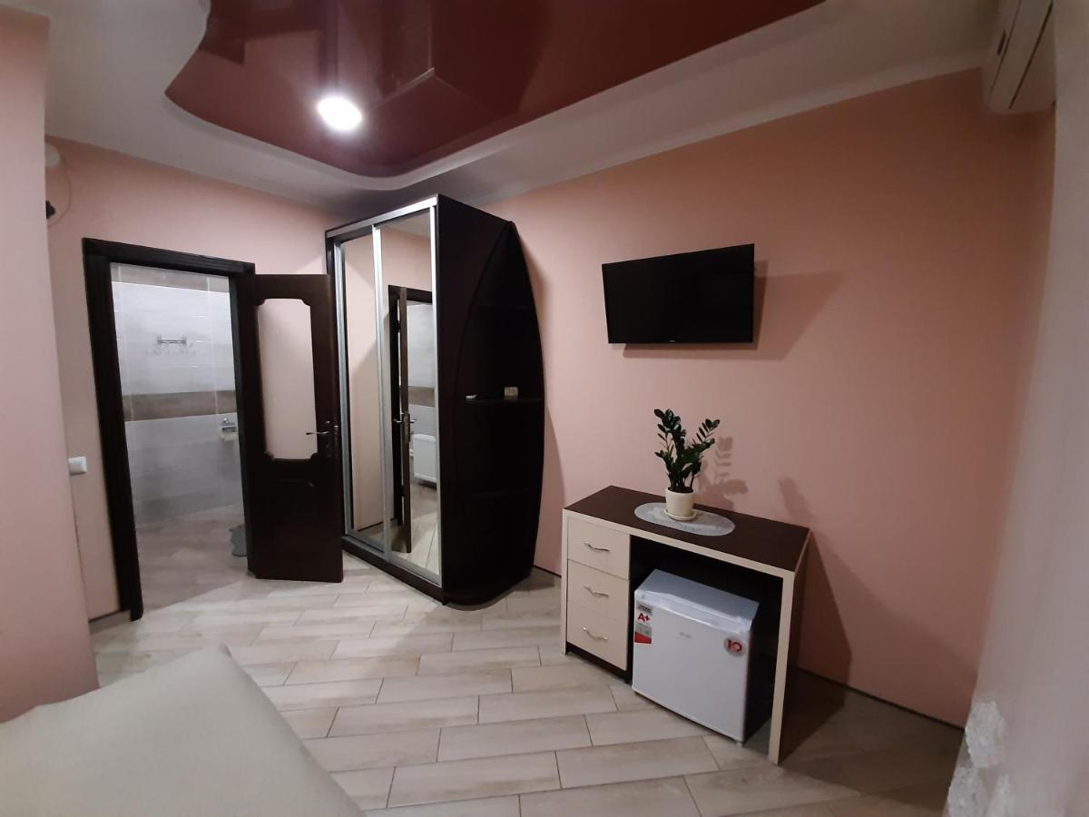 Mini-Hotel Умань Экстерьер фото